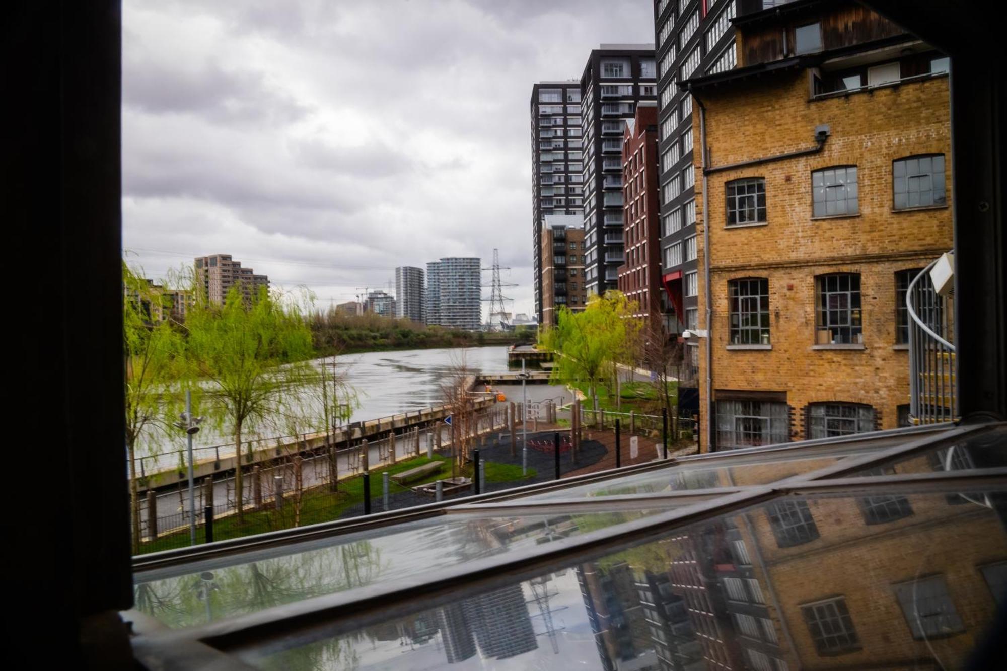 Loft Style Apartment Near O2, Abba Voyage, Excel Londra Dış mekan fotoğraf