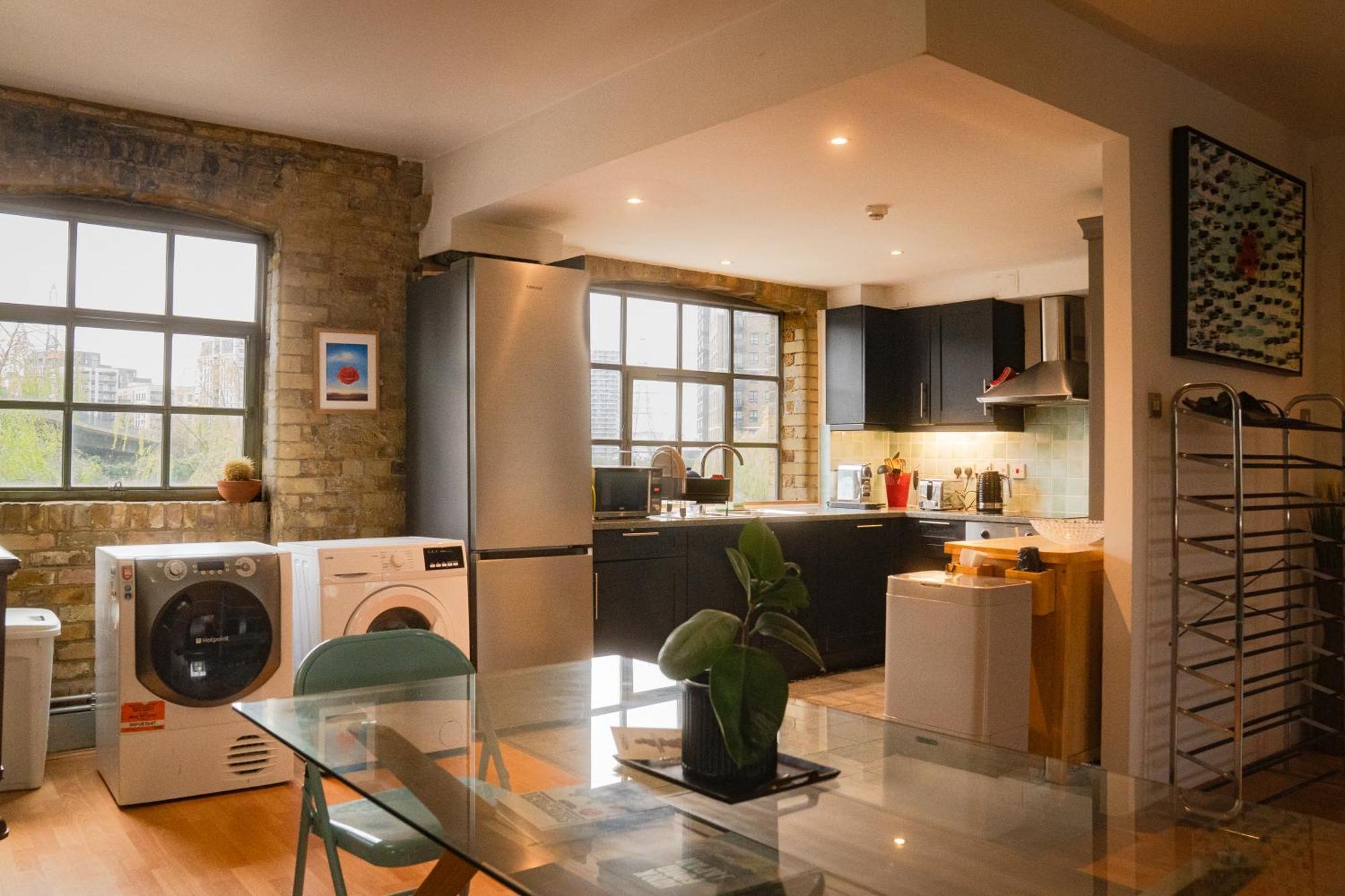 Loft Style Apartment Near O2, Abba Voyage, Excel Londra Dış mekan fotoğraf
