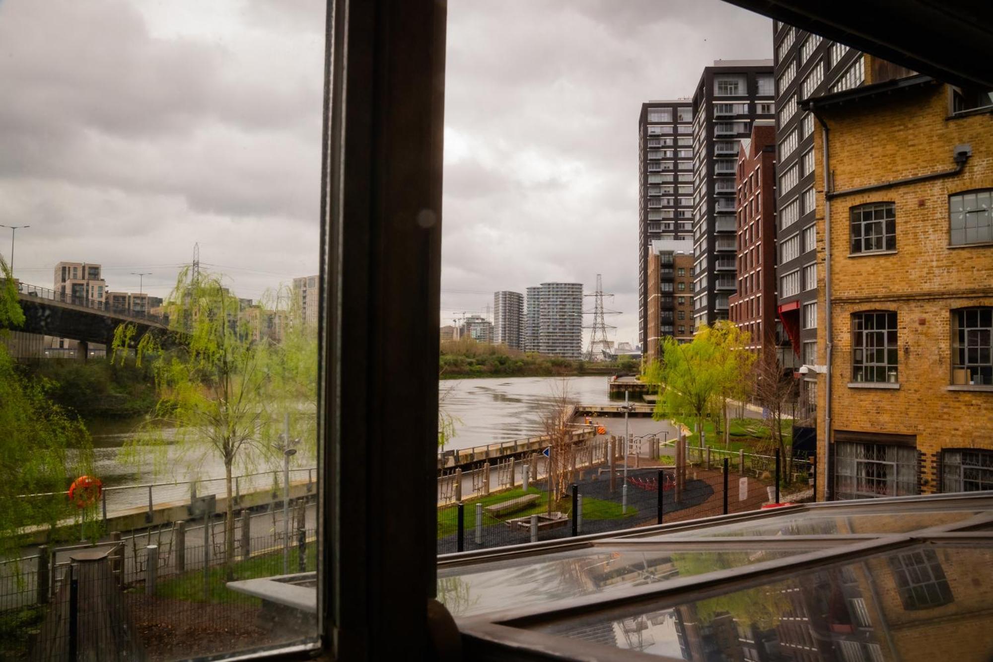 Loft Style Apartment Near O2, Abba Voyage, Excel Londra Dış mekan fotoğraf